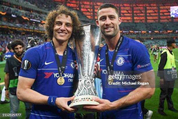 David Luis and Gary Cahill of Chelsea celebrate with the trophy after the UEFA Europa League Final between Chelsea and Arsenal at Baku Olimpiya...