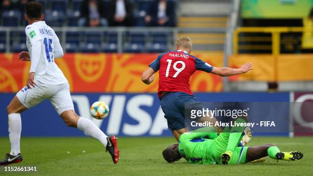 Erling Haaland of Norway is tackled by Jose Garcia of Honduras which leads to a penalty for Norway during the 2019 FIFA U-20 World Cup group C match...