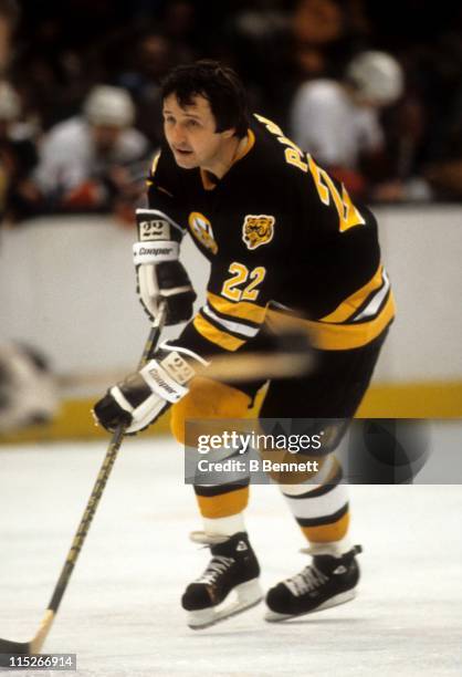 Brad Park of the Boston Bruins skates with the puck during an NHL game against the New York Islanders circa 1978 at the Nassau Coliseum in Uniondale,...