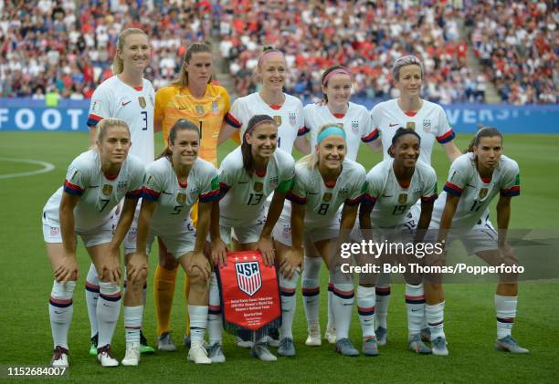 The USA team group before the 2019 FIFA Women's World Cup France Quarter Final match between France and USA at Parc des Princes on June 28, 2019 in...