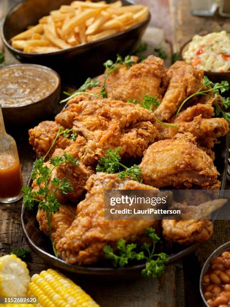 fried chicken feast - crunchy salad stock pictures, royalty-free photos & images
