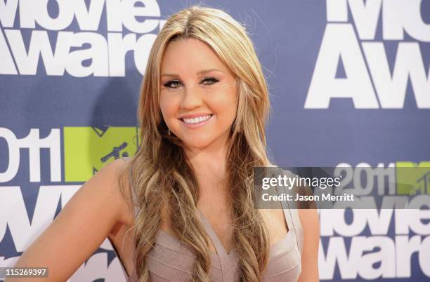 Actress Amanda Bynes arrives at the 2011 MTV Movie Awards at Universal Studios' Gibson Amphitheatre on June 5, 2011 in Universal City, California.