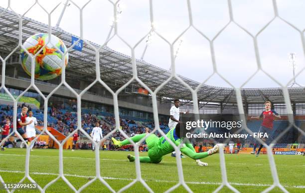 Jens Hauge of Norway scores his team's sixth goal past Jose Garcia of Honduras during the 2019 FIFA U-20 World Cup group C match between Norway and...