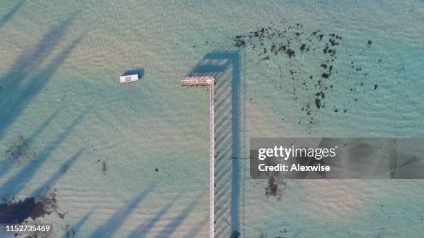 aerial von jetty in sullivan bay, sorrento, victoria auf der halbinsel mornington - mornington peninsula stock-fotos und bilder