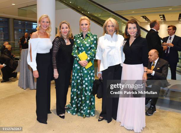 Susan Opperman 36 Susan Soros Stock Photos, High-Res Pictures, and Images - Getty Images