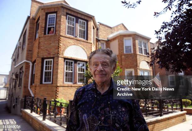 Jerry Stiller, took a car ride with the Daily News to see the home used for the exterior shots used for The Costanza's home in Seinfeld. Jerry played...