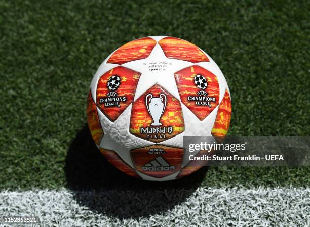 The official match ball is pictured on te pitch prior to the UEFA Champions League Final match between Tottenham Hotspur and Liverpool FC at Estadio...