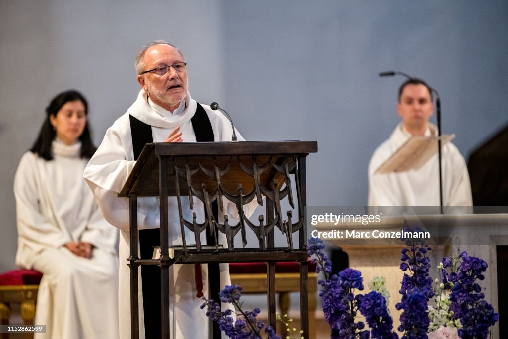 Funeral Service For Actress Hannelore Elsner In Munich
