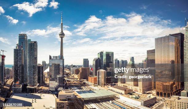 downtown toronto skyline panorama - toronto stock-fotos und bilder