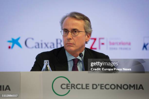 The spokesperson of the Circle of Economy, Javier Faus, participates in the session ‘Horizontes y perspectivas de la economia I’ in the XXXV Meeting...