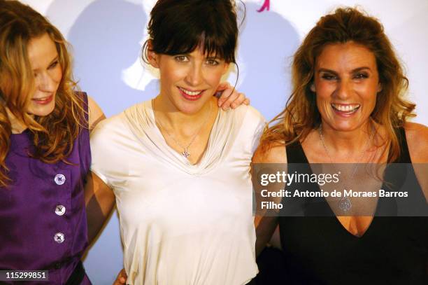 Christa Theret, Sophie Marceau and Lisa Azuelos attend the Paris premiere of "LOL" at the Cinema Gaumont Marignan on February 2, 2009 in Paris,...