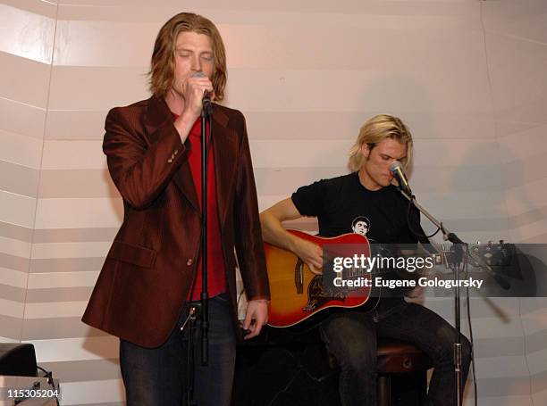 The Kin Band 33 Billboard Underground Featuring The Kin Stock Photos, High-Res ...
