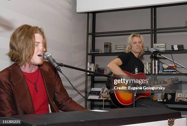 The Kin Band 33 Billboard Underground Featuring The Kin Stock Photos, High-Res ...