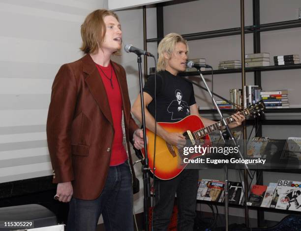 The Kin Band 33 Billboard Underground Featuring The Kin Stock Photos, High-Res ...