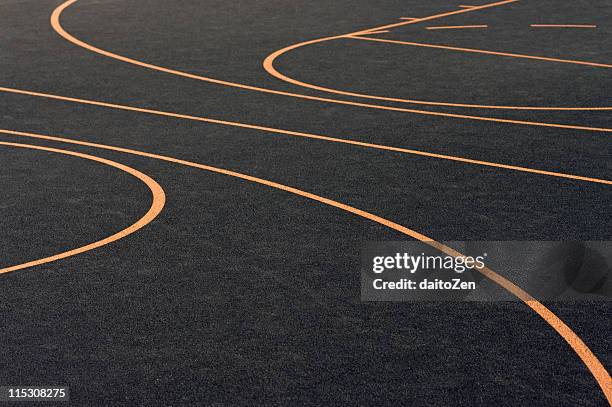 basketball pitch - spielfeld stock-fotos und bilder