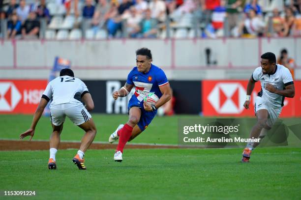 405 Pierre Gilles Lakafia Photos & High Res Pictures Getty Images