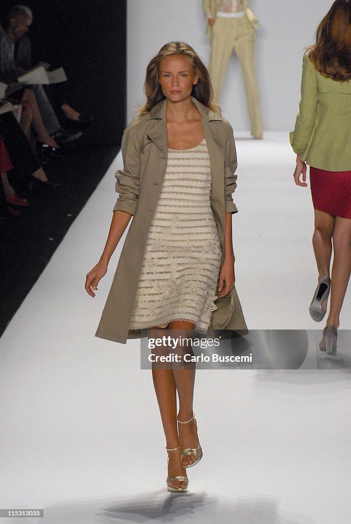 Olympus Fashion Week Spring 2007 - Bill Blass - Runway
