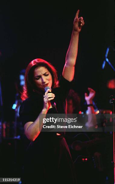 Gloria Estefan performs during Lifebeat Allstar Benefit Concert - 7-13-1995 at Beacon Theater in New York City, New York, United States.