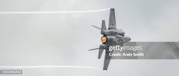 f35 lightning - fighter plane imagens e fotografias de stock