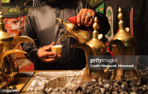 coffee time - old bedouin stockfoto's en -beelden