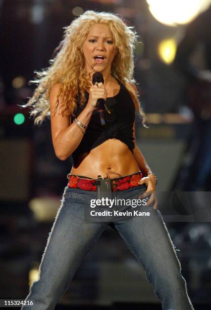 Shakira 2002 Photos and Premium High Res Pictures - Getty Images
