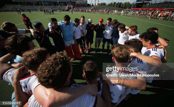 Great Britain Head Coach, Danny Kerry speaks to his players after victory in the Men's FIH Field Hockey Pro League match between Netherlands and...