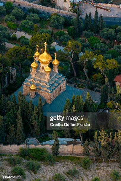 church of saint mary magdalene, mount of olives, jerusalem - mont des oliviers photos et images de collection