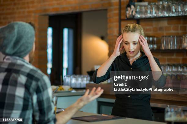 stressad servitris - waitress bildbanksfoton och bilder