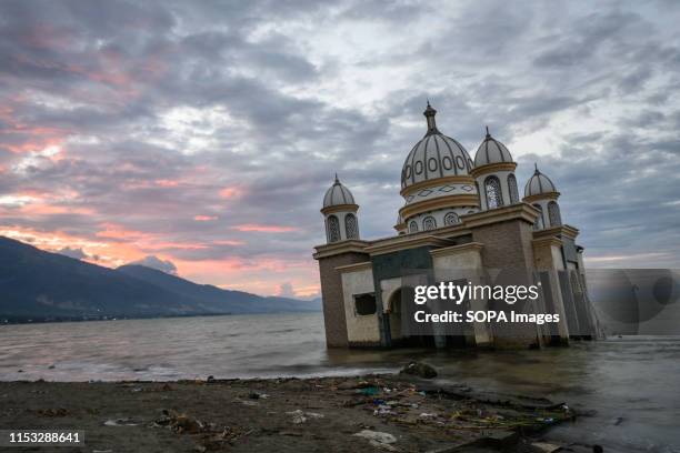 3,189 2018 Sulawesi Earthquake And Tsunami Stock Photos, HighRes