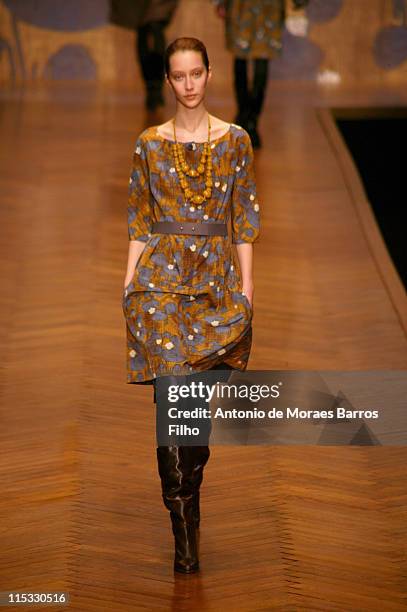 Alana Zimmer wearing Cacharel Fall/Winter 2007 during Paris Fashion Week Fall/Winter 2007 - Cacharel - Runway at Le Carrousel du Louvre - Salle Le...