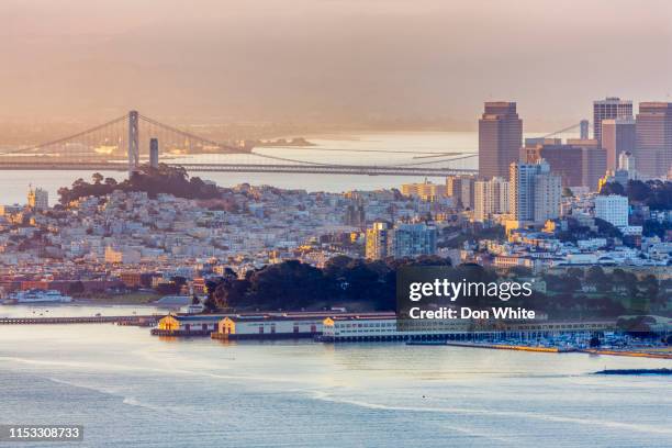 área da baía de san francisco em califórnia - oakland california skyline - fotografias e filmes do acervo