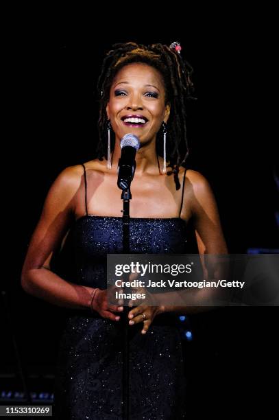 Simone Adams Singer 250,347 Simone Photos & High Res Pictures - Getty Images