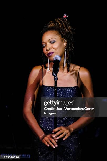 Simone Adams Singer 247,002 Simone Photos & High Res Pictures - Getty Images