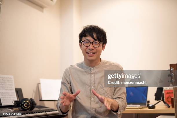 Single Person Getting Interviewed Single Person Interview Photos and Premium High Res Pictures - Getty Images