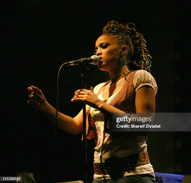 Floerty Singer 575 Floetry Photos & High Res Pictures - Getty Images
