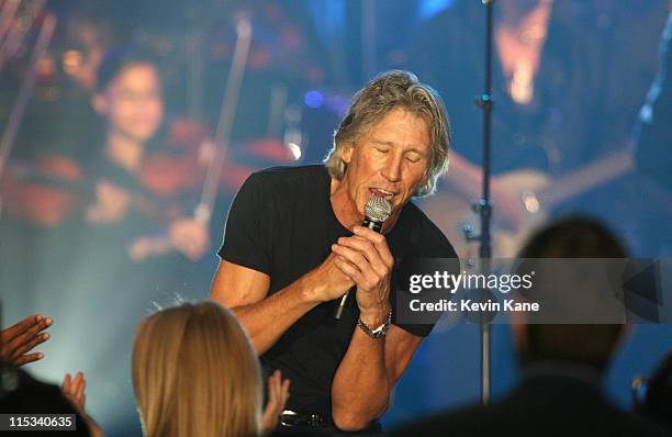 Musician Roger Waters performs during the VH1 Save The Music Foundation Gala at the Tent at Lincoln Center on September 20, 2007 in New York City.