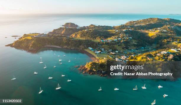 overlooking tutukaka coastline. - whangarei heads stockfoto's en -beelden