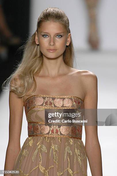 Hana Soukupova wearing Bill Blass Spring 2006 during Olympus Fashion Week Spring 2006 - Bill Blass - Runway at Bryant Park in New York City, New...