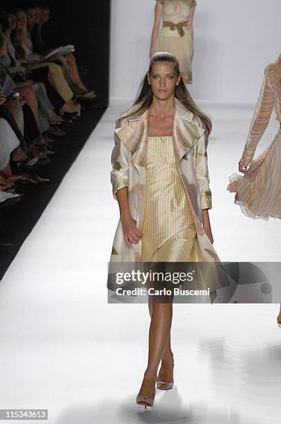 Diana Dondoe wearing Bill Blass Spring 2006 during Olympus Fashion Week Spring 2006 - Bill Blass - Runway at Bryant Park in New York City, New York,...