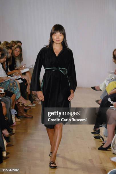 Irina Pantaeva wearing Yeohlee Spring 2006 during Olympus Fashion Week Spring 2006 - Yeohlee - Runway at Helen Mills Theater in New York City, New...