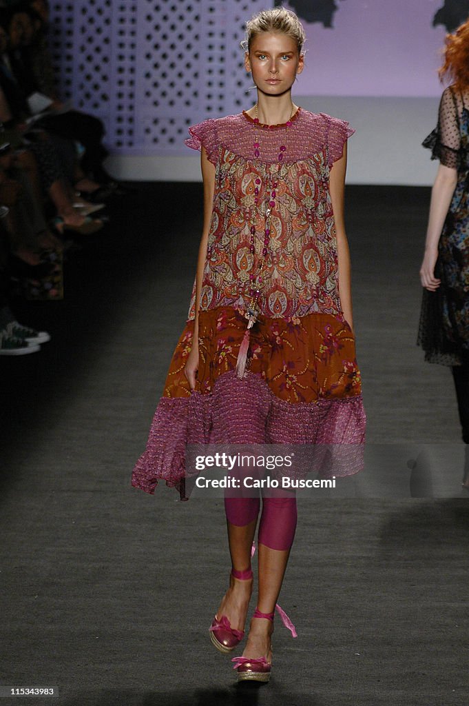 Olympus Fashion Week Spring 2006 - Anna Sui - Runway