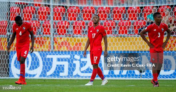 Manuel Gamboa, Soyell Trejos and Guillermo Benitez look dejected of Panama during the 2019 FIFA U-20 World Cup Round of 16 match between Ukraine and...