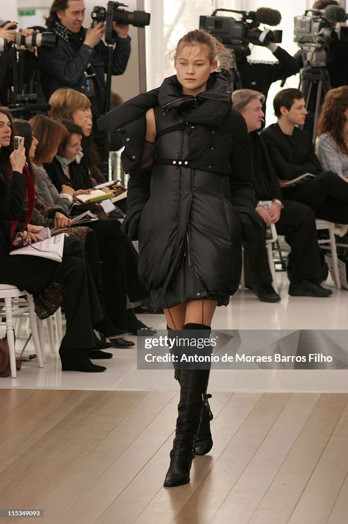 Paris Fashion Week - Autumn/Winter 2006 - Ready to Wear - Atsuro Tayama - Runway