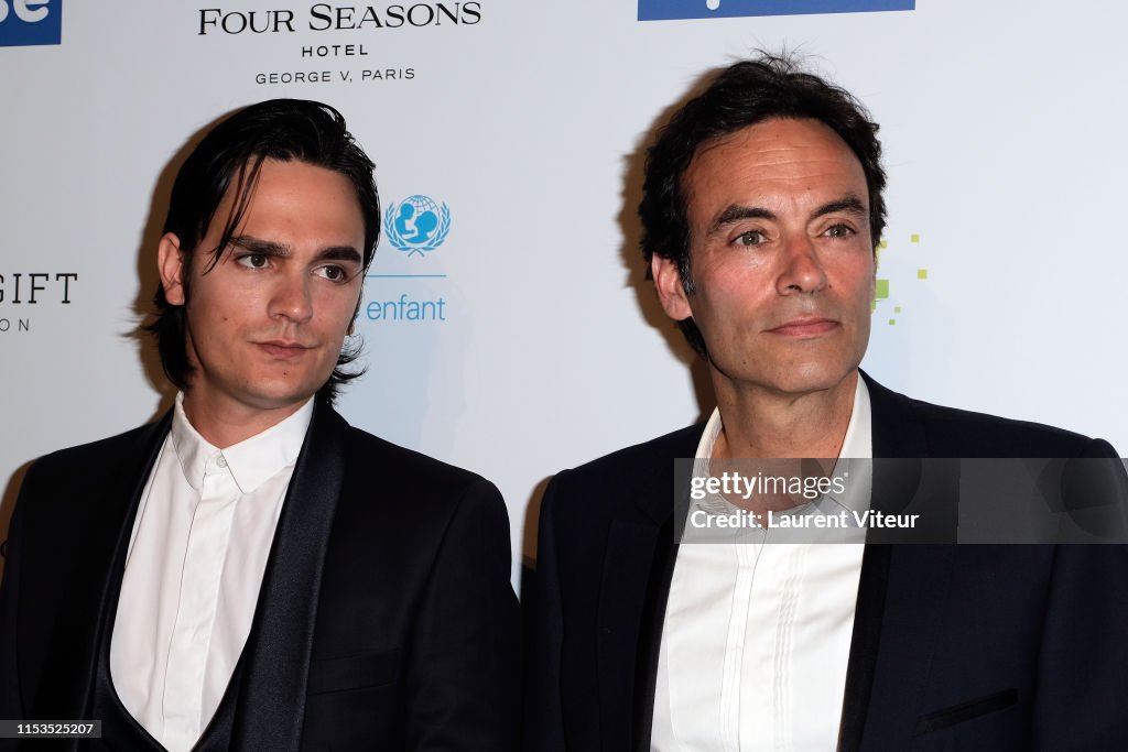 Global Gift Gala 2019 : Photocall At Hotel Georges V