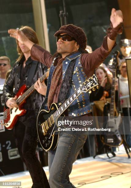 Lenny Kravitz during The "Today" Show's 2004 Summer Concert Series - Lenny Kravitz at Rockefeller Plaza in New York City, New York, United States.