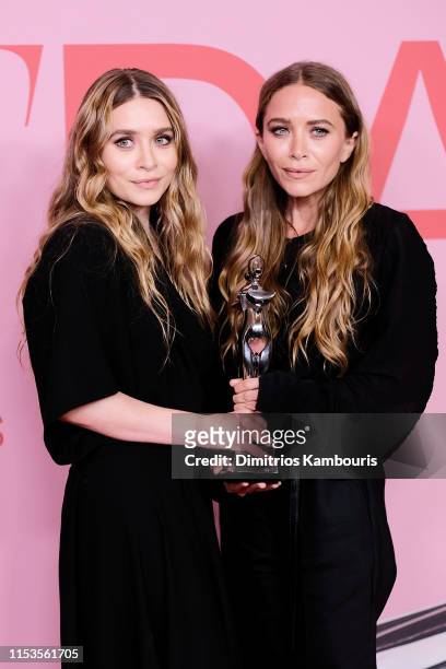 Snavs Sekretær enhed 10,277 Mary Kate And Ashley Olsen Photos and Premium High Res Pictures -  Getty Images