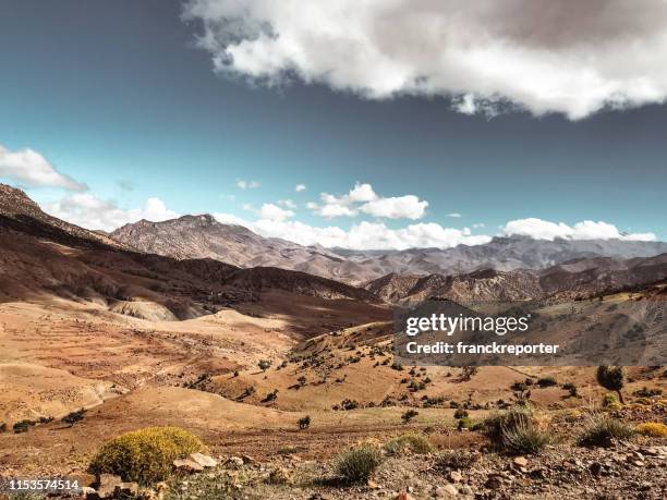 vista del atlas mountais en marruecos - norte de áfrica fotografías e imágenes de stock