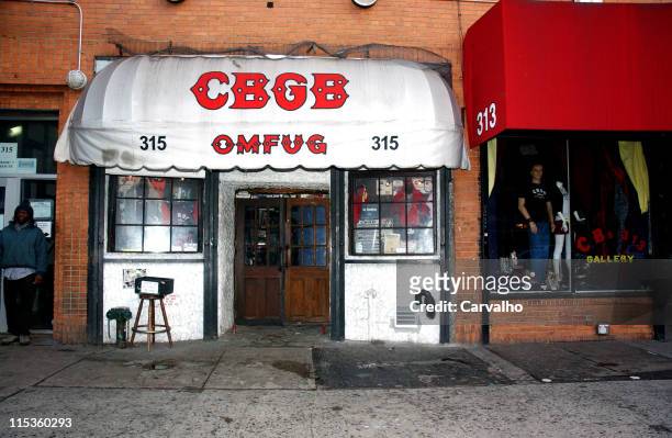 New York's legendary rock club CBGB, which helped launch the careers of Blondie and the Ramones, faces closure if it does not resolve a dispute over...