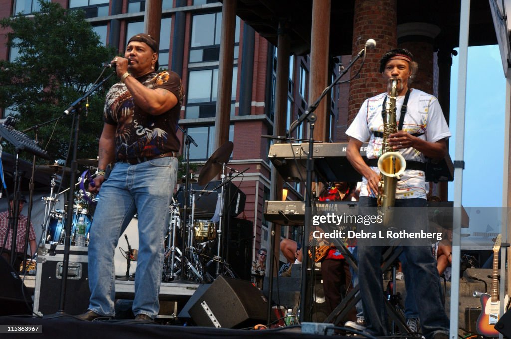 Neville Brothers In Concert