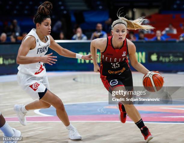 Julie Vanloo of Belgium in action against Bria Hartley of France during the FIBA Women's Eurobasket 2019 quarterfinals match between France and...